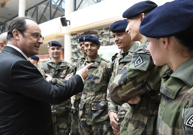 François Hollande lors d’une visite à l’école de Saint-Cyr, le 14 janvier 2016.