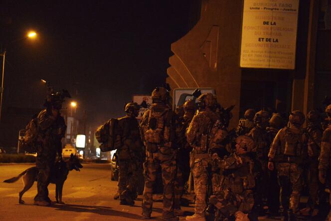 Les forces spéciales du Burkina, appuyées par les Américains et les Français, auraient abattu trois terroristes.