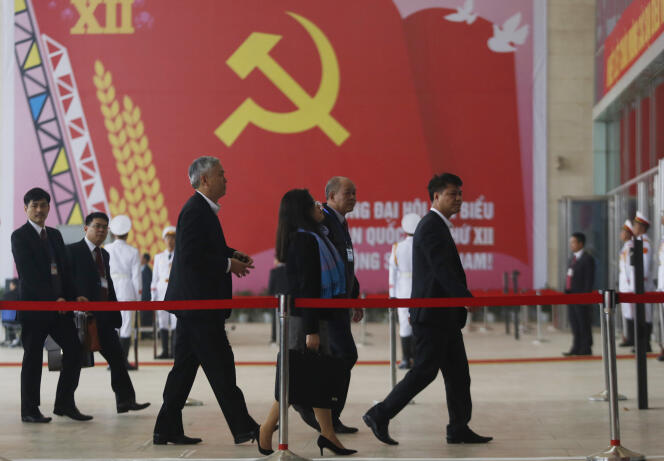 Des délégués arrivent à la session préparatoire du XIIe Congrès du Parti communiste vietnamien, à Hanoï, le 20 janvier 2016.