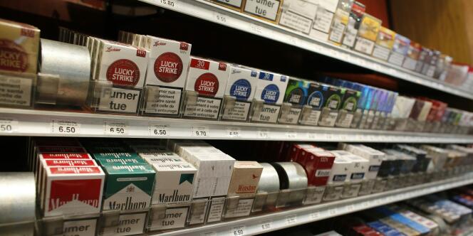 La Cour de justice de l’Union européenne a rejeté mercredi 4 mai le recours de plusieurs industriels du tabac contre la nouvelle loi européenne généralisant le paquet de cigarettes neutre et interdisant la publicité pour les cigarettes électroniques.