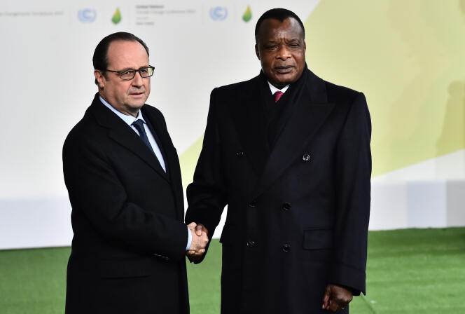 Le président français, François Hollande, et son homologue congolais, Denis Sassou-Nguesso, à Paris, le 30 novembre 2015.