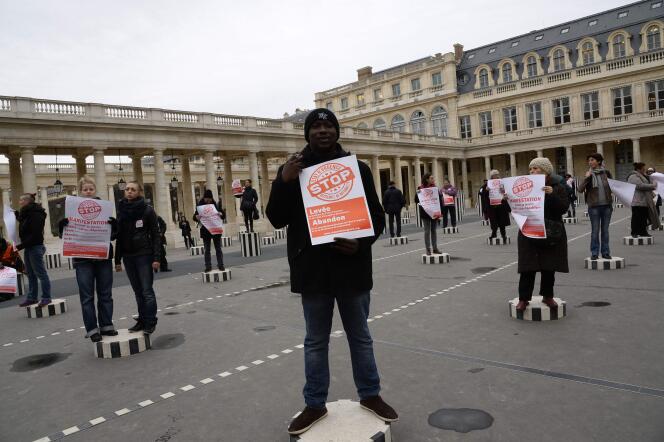 Manifestation du collectif Stop état d'urgence, le 27 janvier, à Paris.
