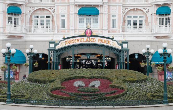 L’entrée principale de Disneyland Paris, à Marne-la-Vallée, le 21 janvier 2015.