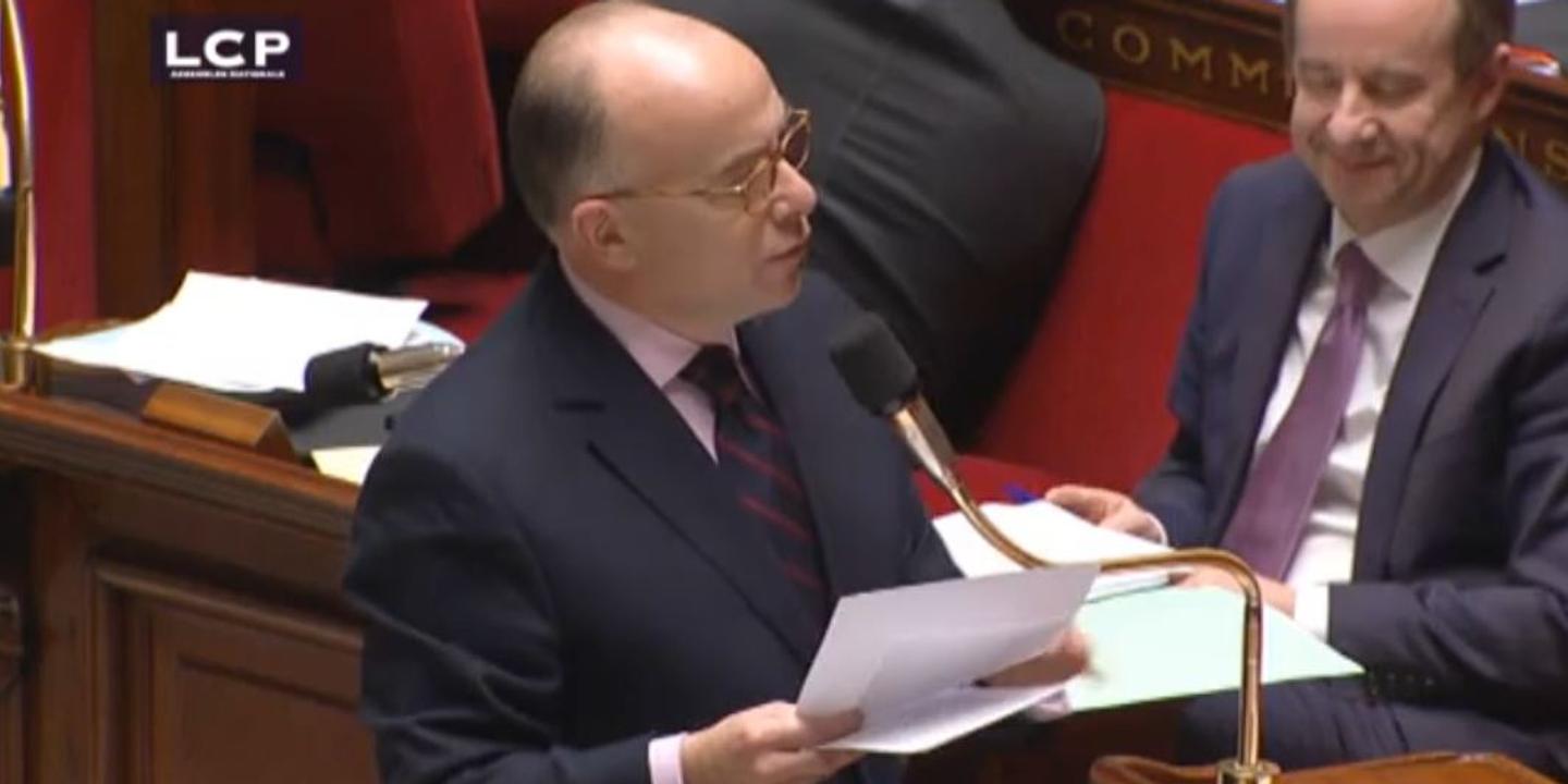 assemblee bernard cazeneuve se moque de sa taille et de celle d eric ciotti