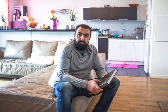 Halim Abdelmalek, à son domicile de Vitry-sur-Seine où il a été assigné à résidence pendant deux mois.
