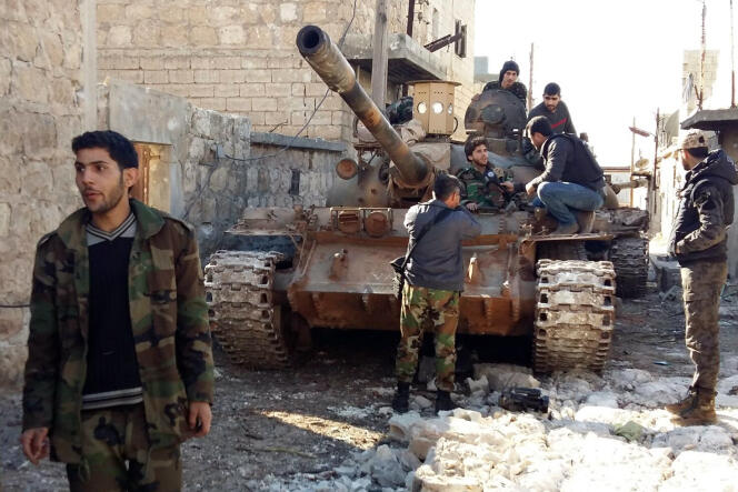 Des forces gouvernementales près des villages assiégés de Nebbol et Zahra, dans la province d'Alep en Syrie, le 2 février 2016.