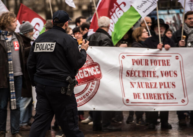 Manifestation contre l’état d’urgence, le 27 janvier, à Lille.