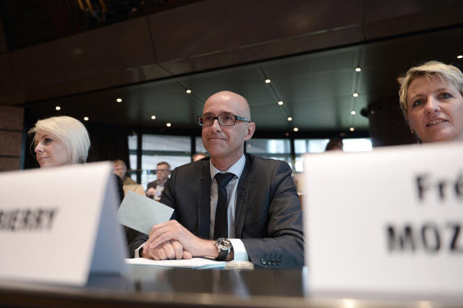 Frédéric Bierry lors de son élection à la tête du conseil départemental du Bas-Rhin, le 2 avril 2015.