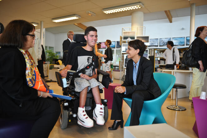 Une rencontre avec un lycéen handicapé et Najat Vallaud-Belkacem, à La Rochelle, le 28 août 2015.