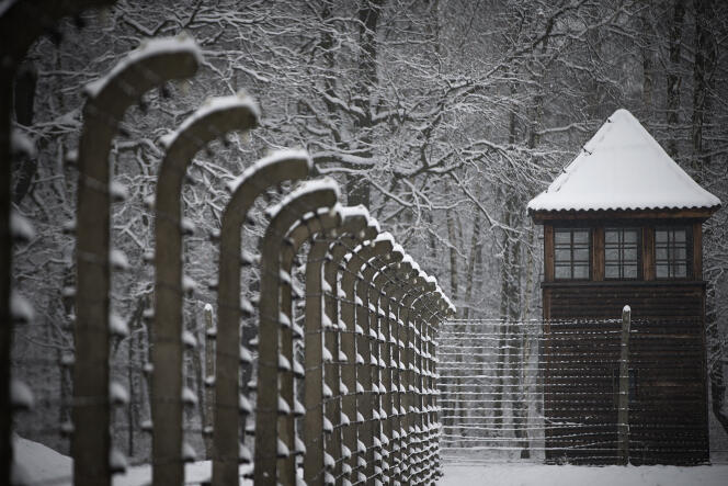 Sur le site de l’ancien camp d’extermination d’Auschwitz-Birkenau, en janvier 2015.