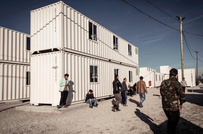 125 conteneurs peuvent accueillir 1 500 migrants dans le centre d'accueil provisoire de Calais.