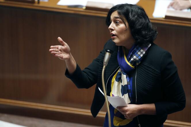 La ministre du Travail, Myriam El Khomri, répond aux questions posées au gouvernement à l'Assemblée nationale, le 17 février.