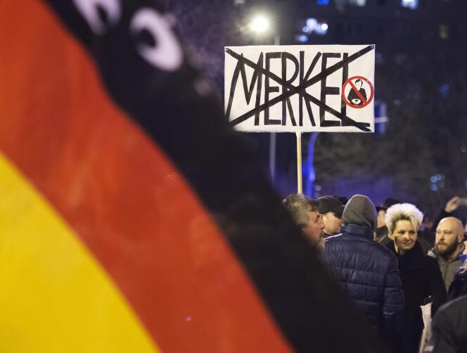 Lors d’une manifestation de l’AfD contre la politique migratoire de Mme  Merkel, à Erfurt (Thuringe), le 24 février.
