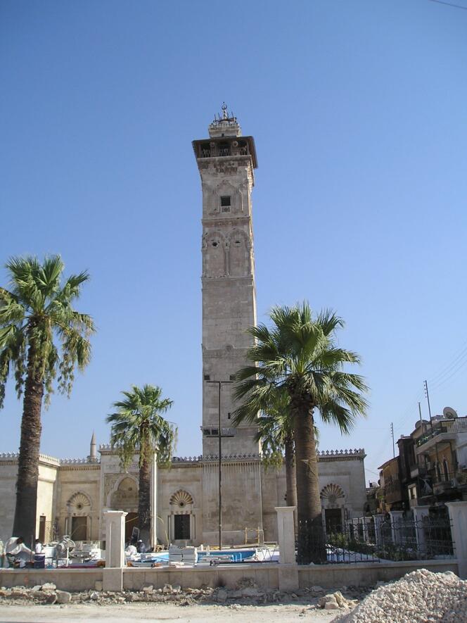 Vue du minaret de la grande mosquée d'Alep (XIIe siècle), détruit en 2013.