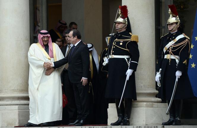 François Hollande et le prince héritier Mohammed ben Nayef, vendredi 4 mars à l'Elysée.