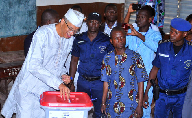Le premier ministre Lionel Zinsou lors du premier tour de l'élection présidentielle à Cotonou, le 6 mars.