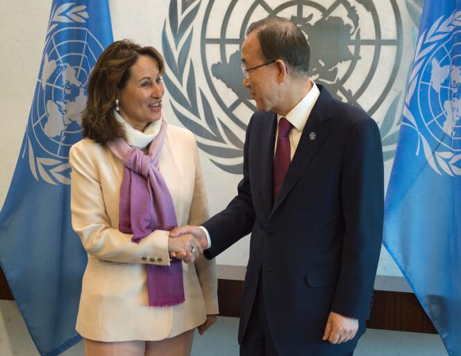 La ministre française de l'environnement et présidente de la COP21, Ségolène Royal, avec le secrétaire général de l'ONU, Ban Ki-moon, à New York, le vendredi 11 mars 2016.