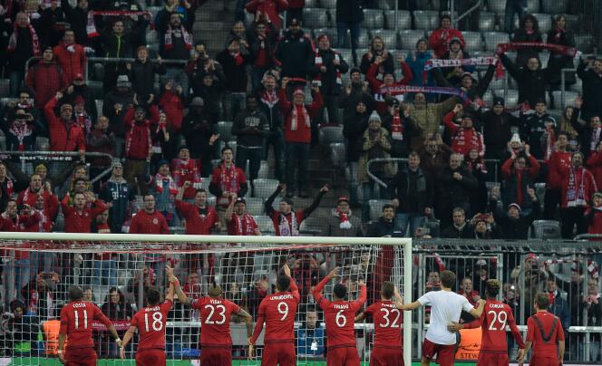 Les joueurs du Bayern de Munich célèbrent leur qualification pour les quarts de finale de la Ligue des champions, après leur victoire sur la Juventus de Turin, le 16 mars.
