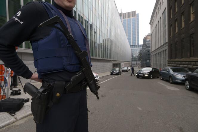 Le 19 mars, devant le siège de la police fédérale belge, à Bruxelles.