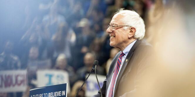 Le candidat démocrate Bernie Sanders s'adresse à ses partisans, dimanche 20 mars, à Seattle (Washington).
