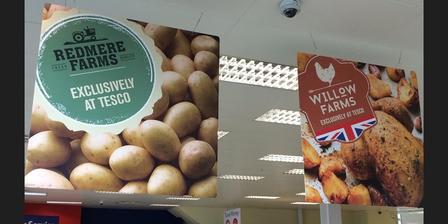 Les jolies fermes anglaises, mais fictives, de l’enseigne Tesco