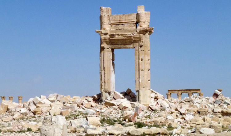 Un vestige de l'entrée du temple de Bêl. L'Etat islamique a détruit le temple, l'un des sites majeurs de la cité.