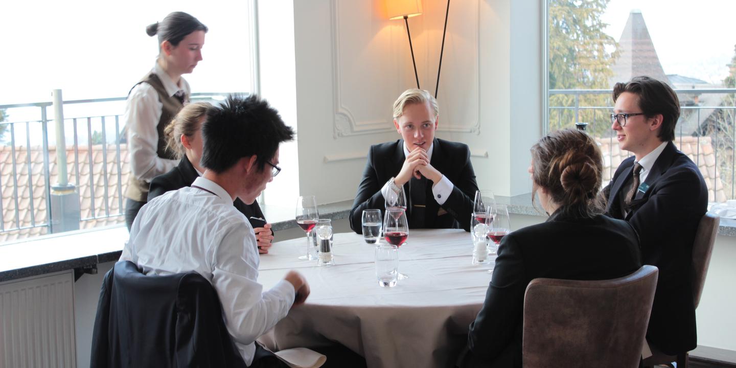 Ecoles Hotelieres En Suisse Le Prix De L Excellence