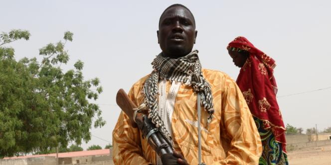 Aladji Boubakar Mahamat, un membre des comités de vigilance de Kerawa. Il affirme avoir tué trois terroristes de Boko Haram.