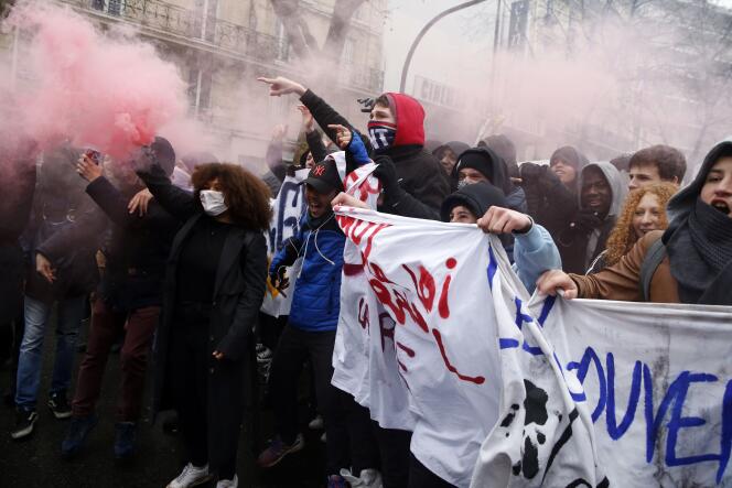 Des manifestants contre la loi travail, le 31 mars, place de la Nation à Paris.