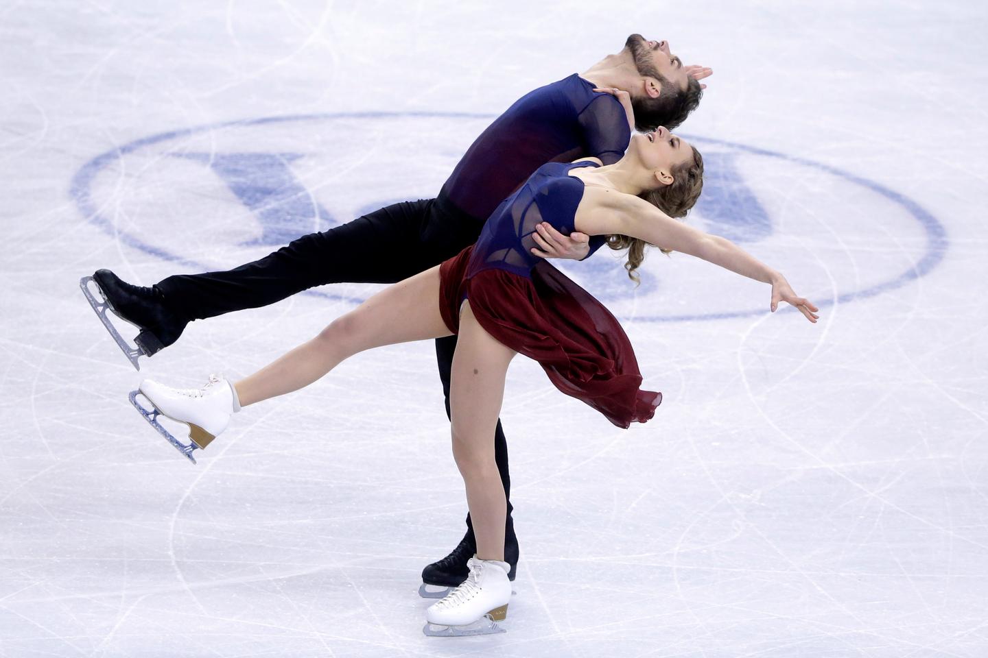 Danse sur glace : les Français Papadakis et Cizeron conservent leur ...