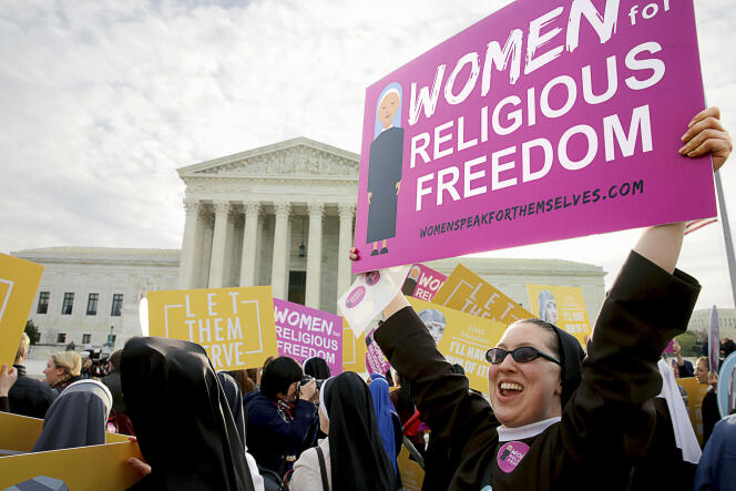 Lors de la manifestation des religieuses, le 23 mars, devant la Cour suprême des Etats-Unis, à Washington.