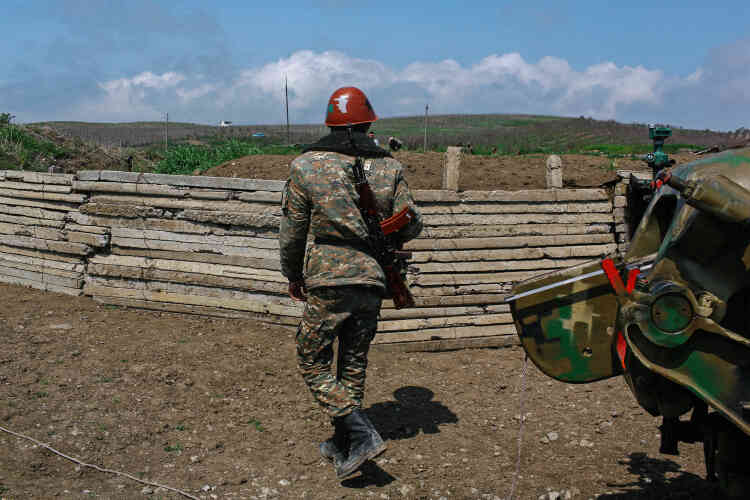 La "frontière" entre l'Azerbaïdjan et le Haut-Karabakh est fréquemment le théâtre d'accrochages meurtriers. Ces dernières années, Bakou, riche de la manne pétrolière, s'est massivement armé.