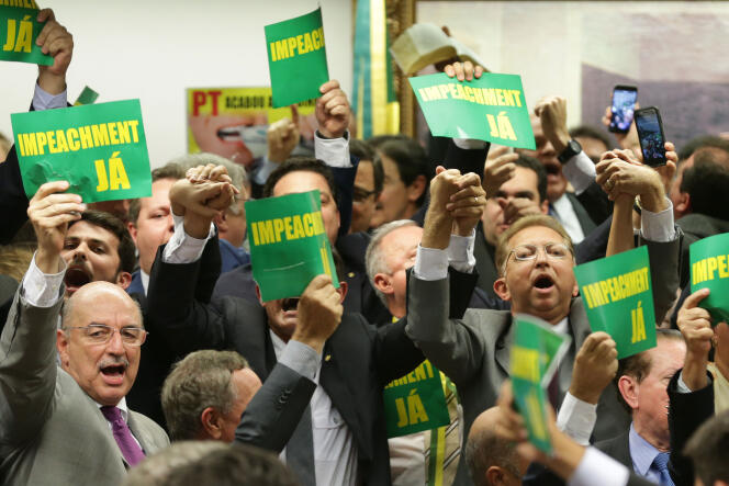 La commission chargée d’analyser la procédure d’impeachment a  voté en faveur de la destitution de Dilma Roussef  à Brazilia le 11 avril 2016.