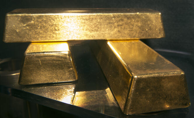 L’or a retrouvé son statut de valeur refuge. Le cours de l’once progresse de 16 % depuis le 1er janvier, à 1 245 dollars.