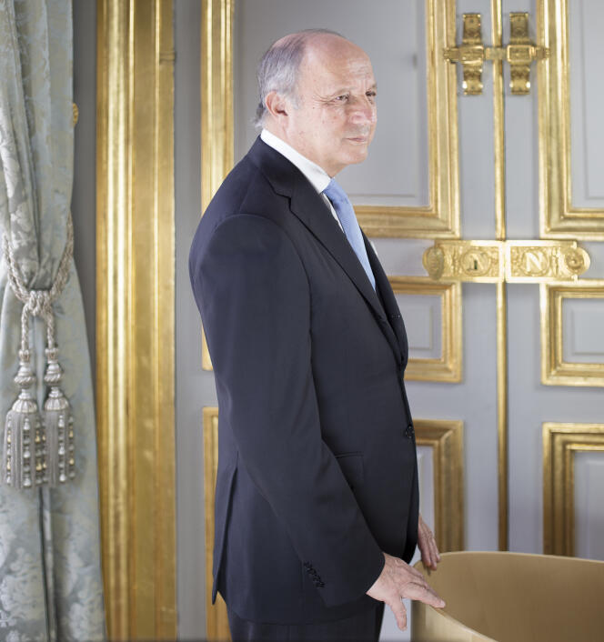 Le président du Conseil constitutionel, Laurent Fabius, dans ses bureaux, le 13 avril 2016.
