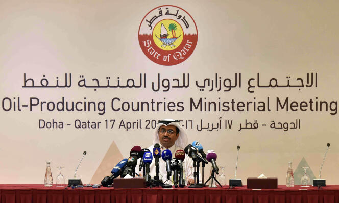Le ministre qatari de l'énergie, Mohammed bin Saleh al-Sada, durant une conférence de presse à Doha le 17 avril 2016.