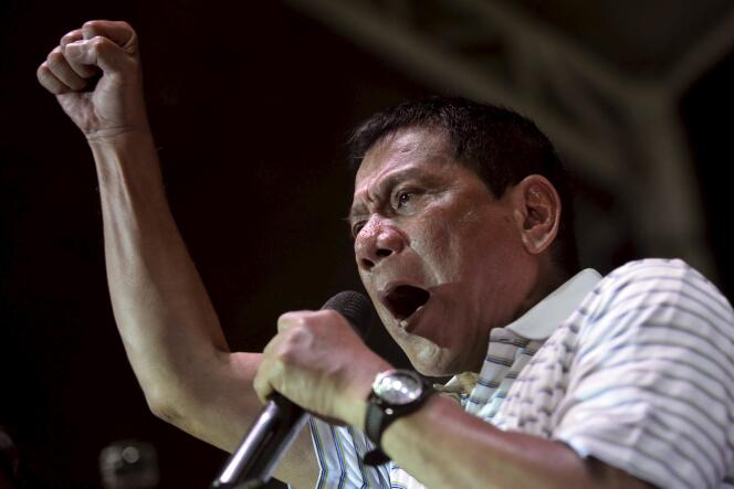 Rodrigo Duterte lors d'un meeting à Quezon City, près de Manille, le 23 avril.