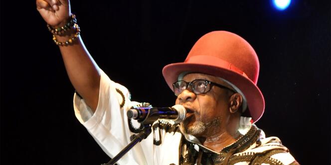 Congolese music star Papa Wemba performs during the Femua music festival in Abidjan on April 24, 2016 before collapsing on stage. The flamboyant world music singer died after collapsing during a set in the early hours of April 24 at the Urban Musical Festival Anoumabo (FEMUA) in Abidjan. Papa Wemba, renowned as the 