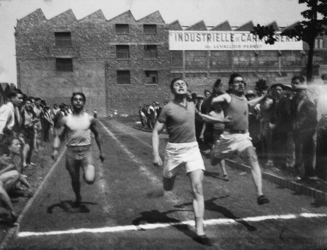 Course en milieu ouvrier au stade de Levallois-Perret, en 1936.