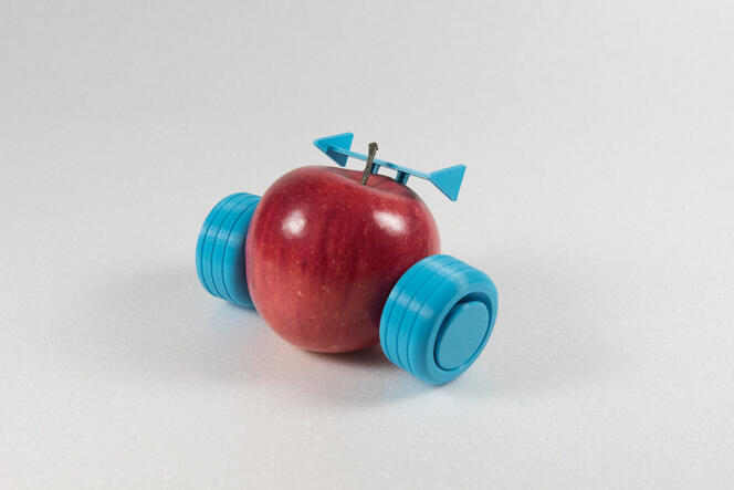 Un jeu avec pomme pour inciter les enfants à manger des fruits, conçu au laboratoire de fabrication numérique FabClub, à Paris.