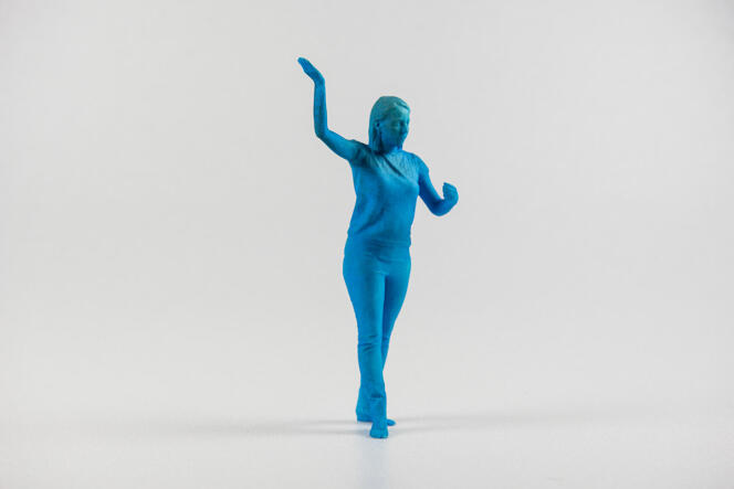 Statuette imprimée en 3D au laboratoire de fabrication numérique FabClub, à Paris en avril 2016.