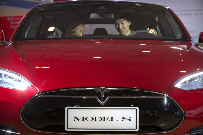 La Tesla Model S electric, au Salon automobile de Pékin, fin avril.