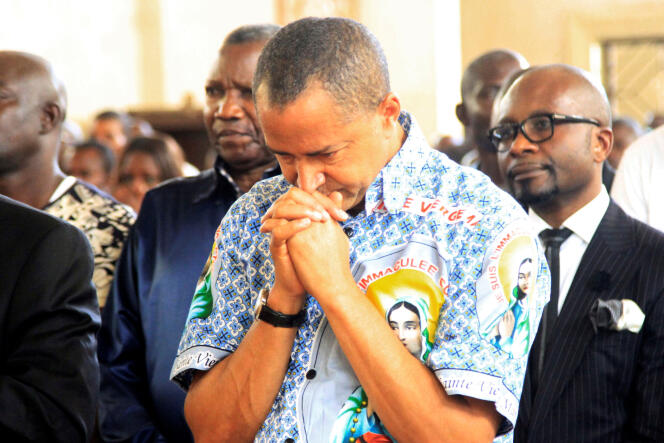 Moïse Katumbi lors d'une messe à Lubumbashi en l'honneur de Papa Wemba. L'opposant a été empêché par le pouvoir de se rendre à Kinshasa, où avaient lieu les funérailles nationales du prince congolais de la rumba.