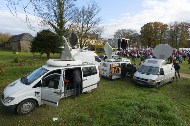 Lors d’une manifestation des « bonnets rouges », à Carhaix (Finistère), en novembre 2013.