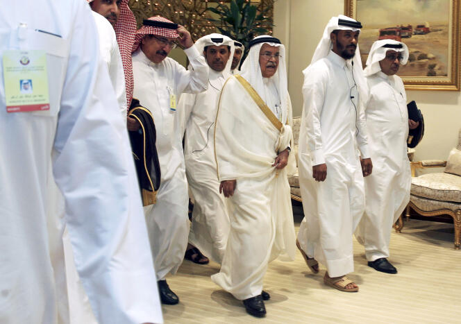 Ali Al-Naimi, ministre du pétrole saoudien, lors du sommet de l'OPEP du 17 avril à Doha, au Qatar.