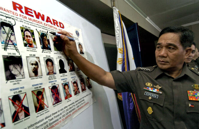 Le général Hermogenes Esperon après la confirmation de la mort d'un chef d'Abou Sayyaf, Khadaffy Janjalani, à Manille, le 20 janvier 2007.
