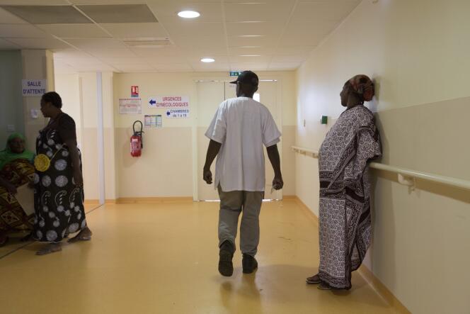 Dans la maternité du centre hospitalier de Mamoudzou, à Mayotte en mars 2014.