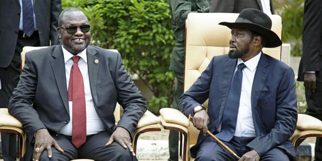 Le vice-président du Soudan du Sud Riek Machar (à gauche) et le président Salva Kiir, à Juba le 29 avril.