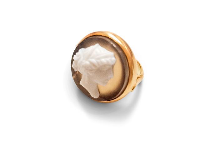 La Bague De Sandrine Kiberlain