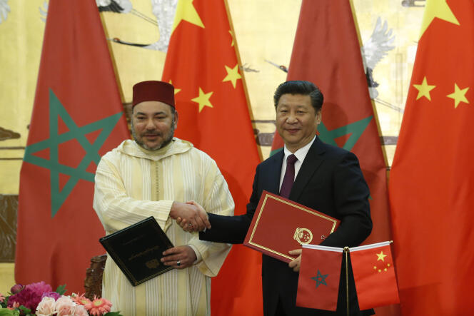 Le roi du Maroc Mohammed VI (à gauche) et le président chinois Xi Jinping, à Pékin le 11 mai.